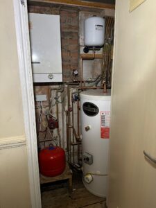 Emergency Call-Out Water Cylinder Repair in N10